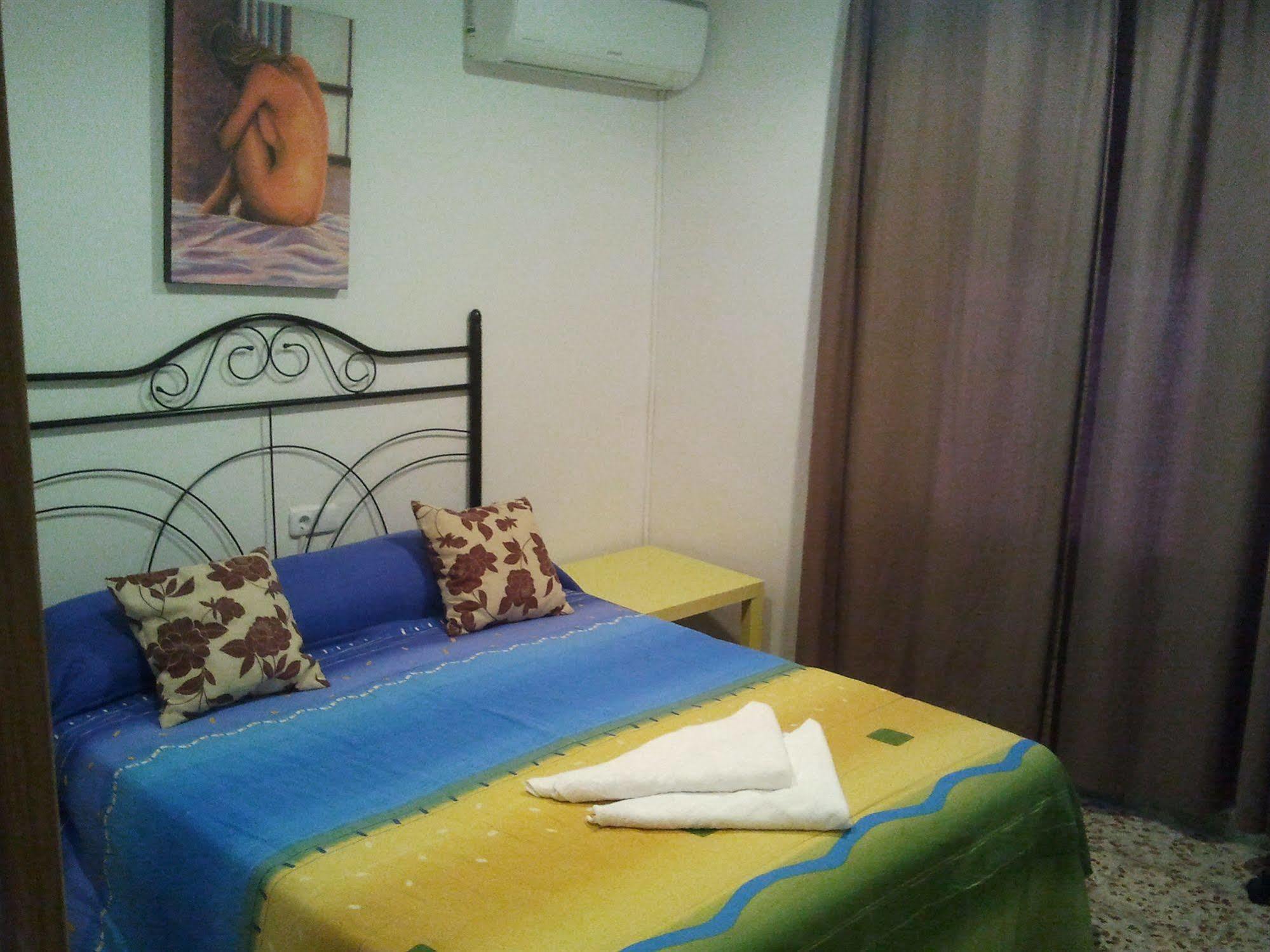 מדריד Hostal Emilio Barajas מראה חיצוני תמונה