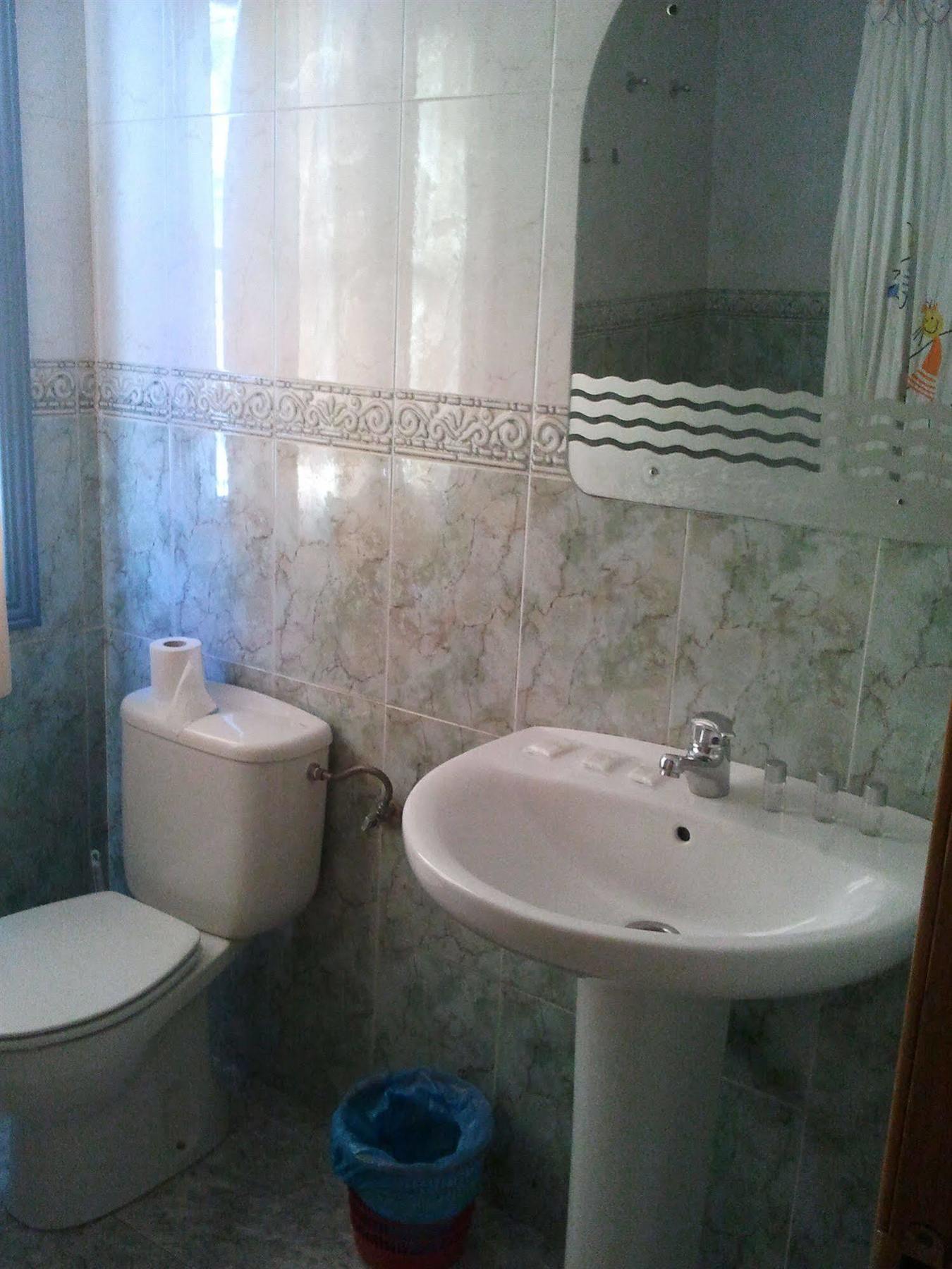 מדריד Hostal Emilio Barajas מראה חיצוני תמונה